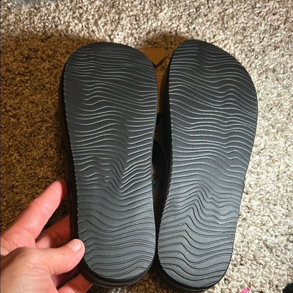 Reef Classic Black Flip Flops - Picture 3 of 6
